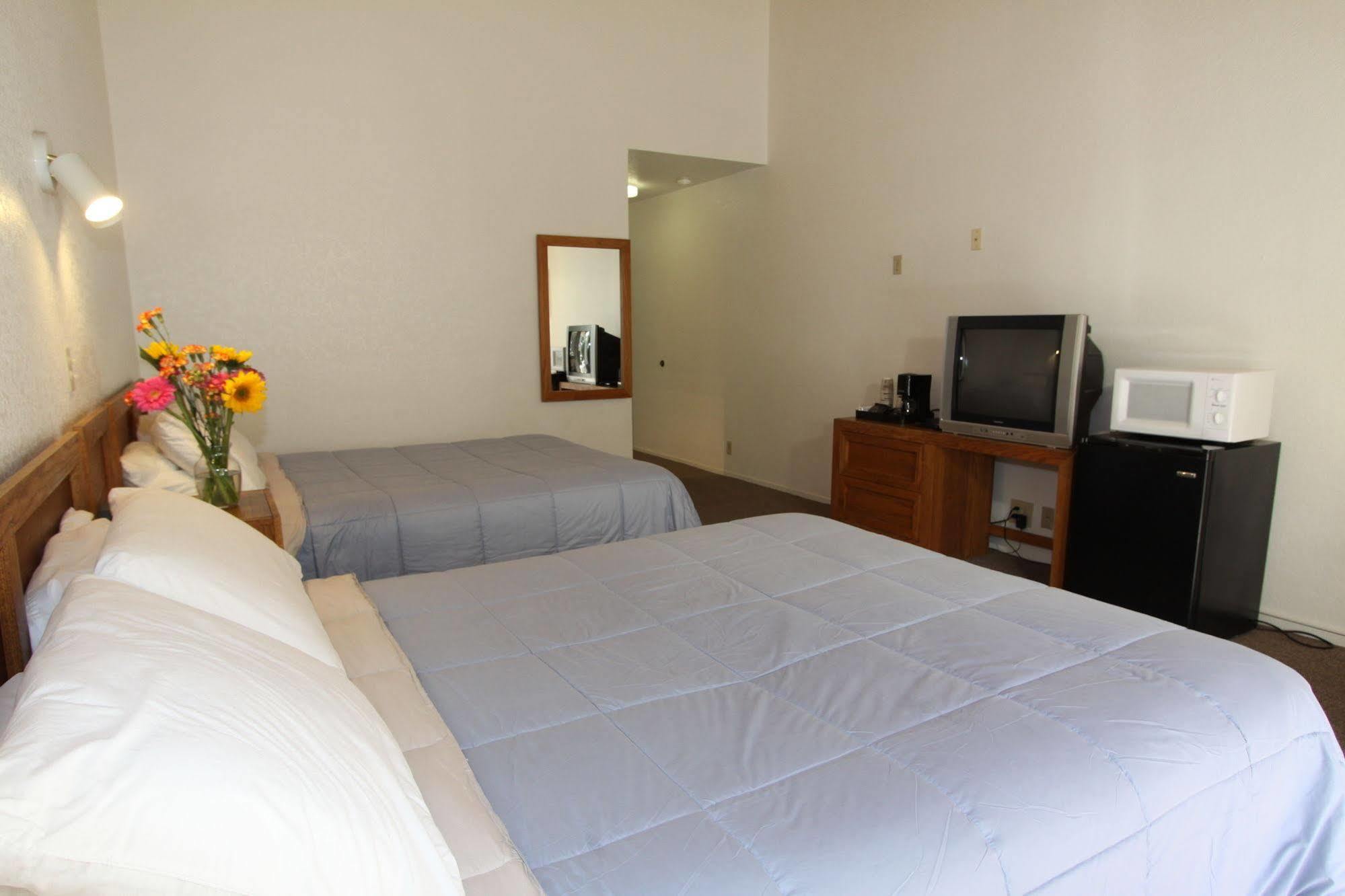Pioneer Inn & Suites Volcano Экстерьер фото