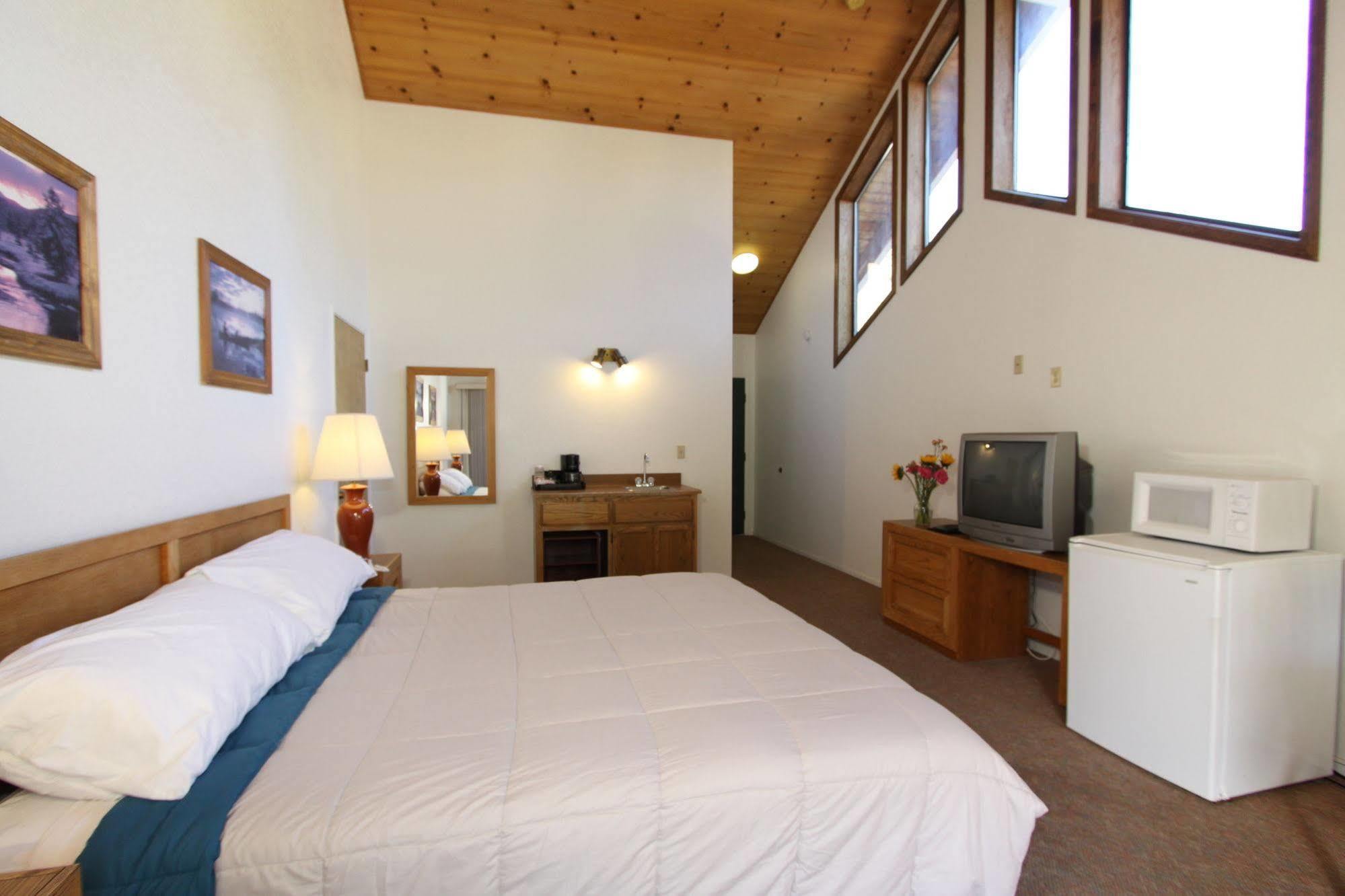 Pioneer Inn & Suites Volcano Экстерьер фото